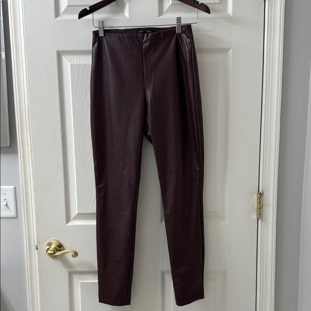 Women's Banana Republic Burgundy vegan leather Pants/leggings size XS
